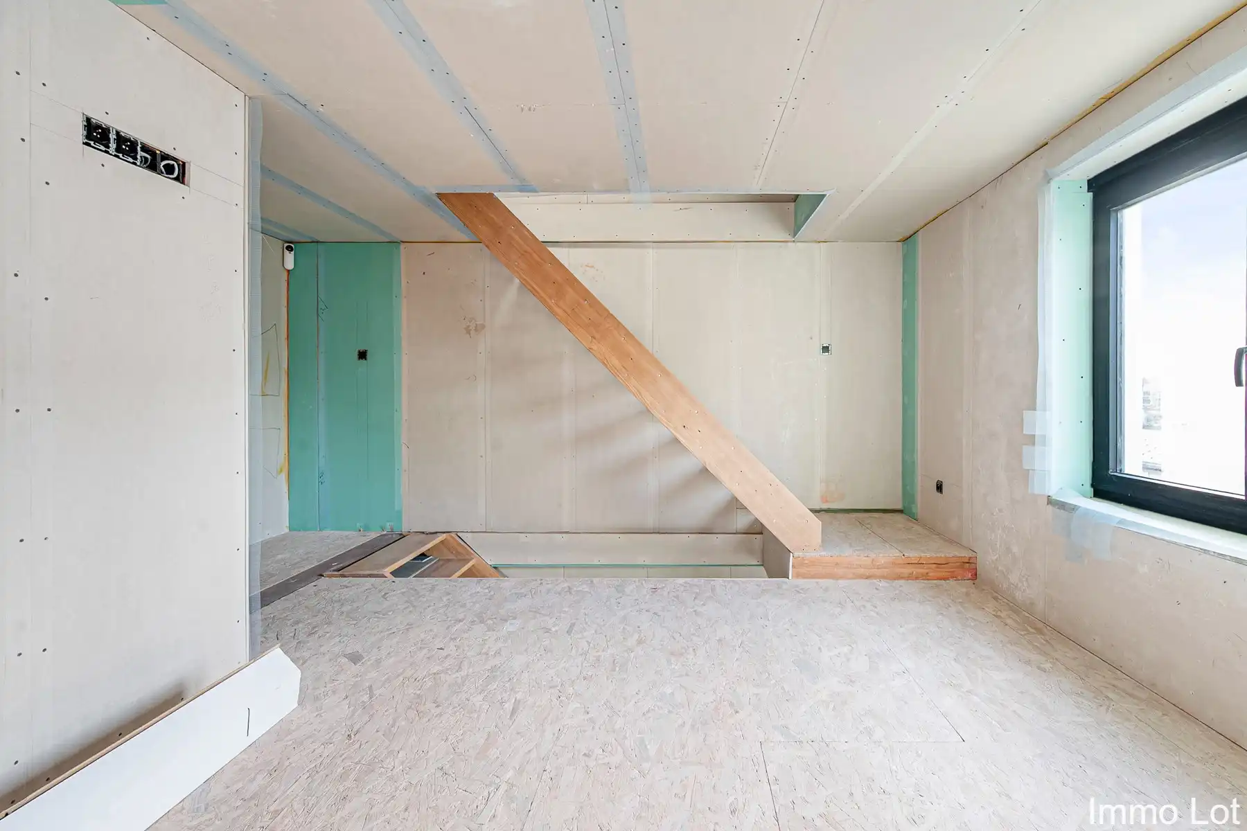 Knap gerenoveerde woning met terras foto 12