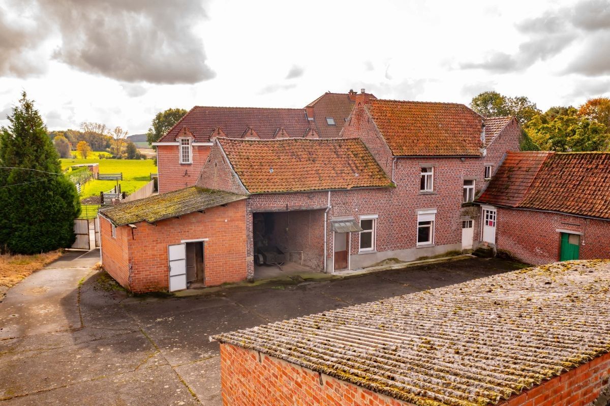 Hoeve te koop centrum Nieuwenhove (Geraardsbergen) foto 6