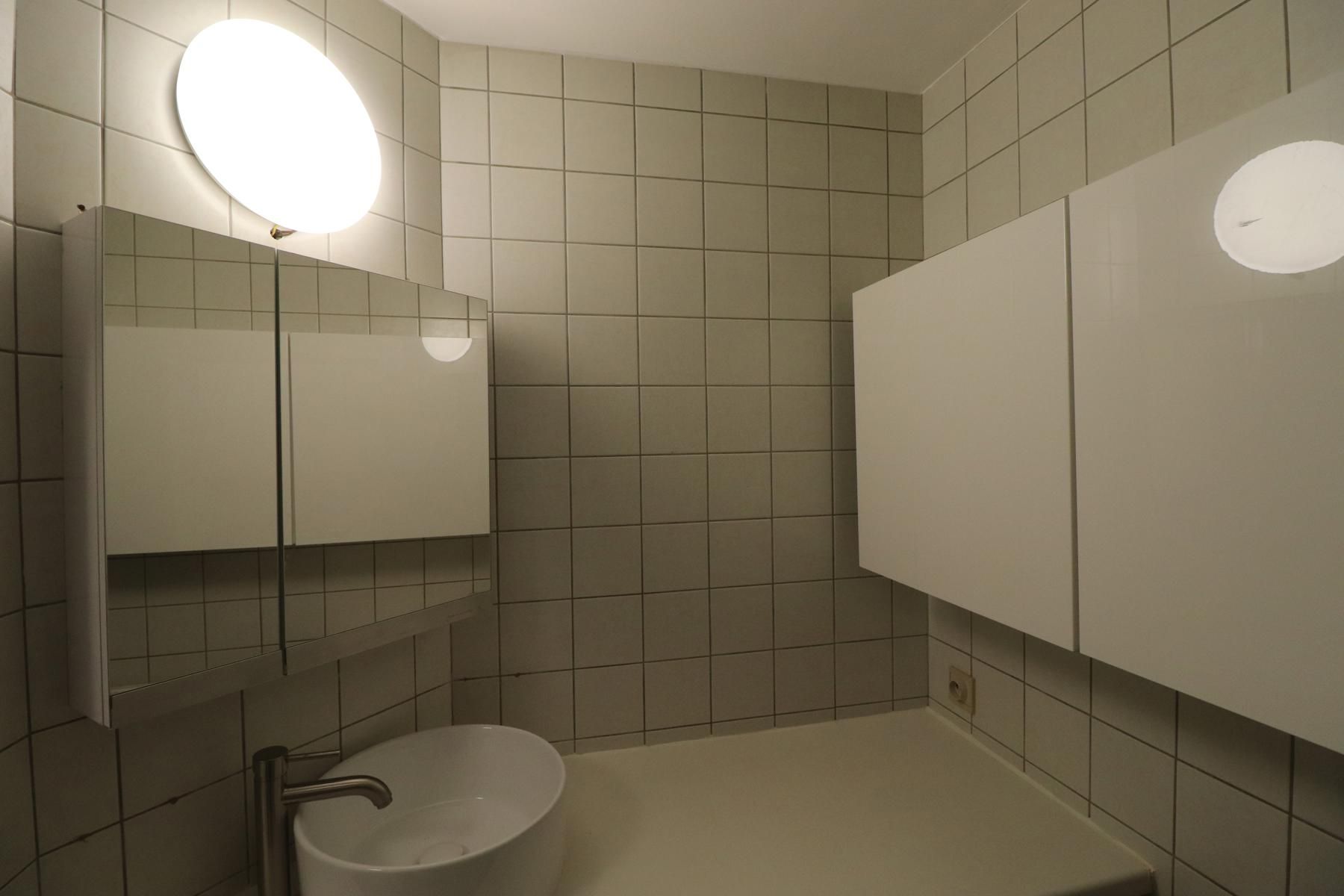 Een gerenoveerd appartement op de eerste verdieping achteraan met autostaanplaats foto 9