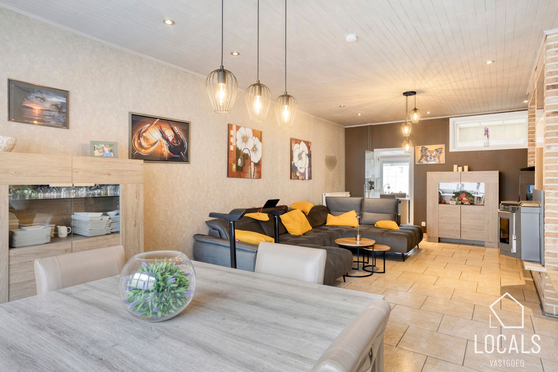 INSTAPKLARE WONING MET 4 SLAAPKAMERS  + TUIN EN GARAGE foto 4