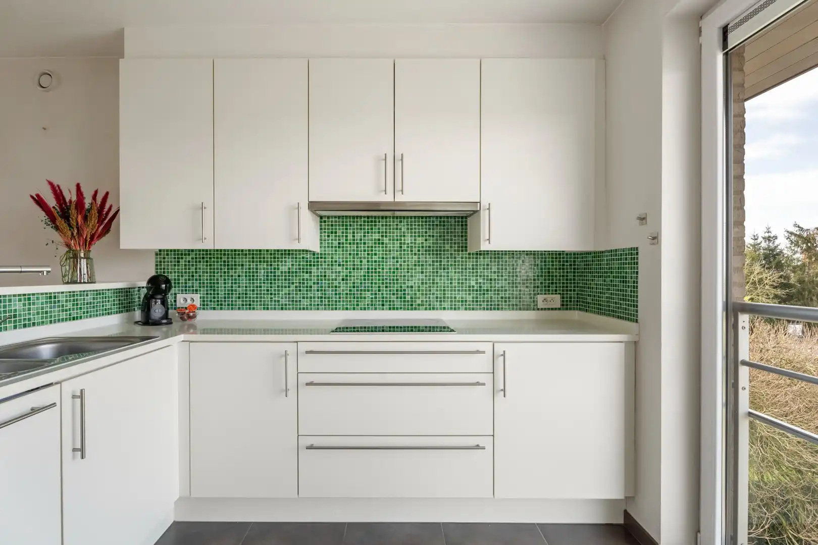 Recent appartement met twee slaapkamers en zonneterras op wandelafstand van centrum Tielt! foto 9