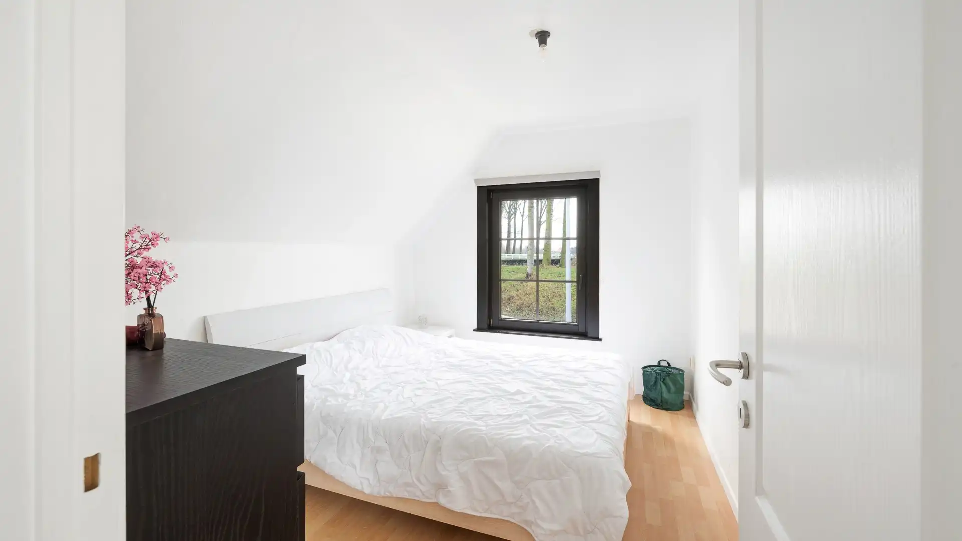 Charmante woning met een zalige tuin te Moerkerke foto 16