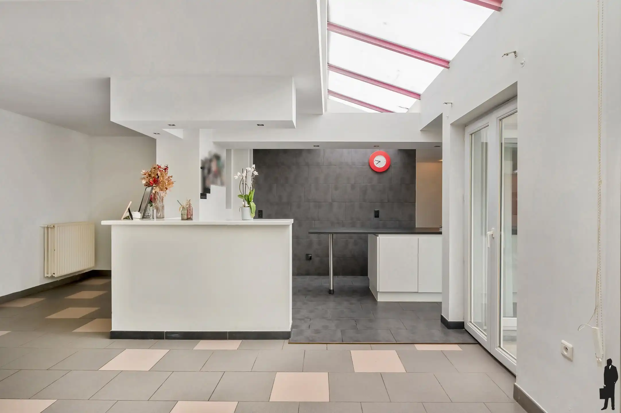 Op te frissen HOB pal in centrum! foto 11