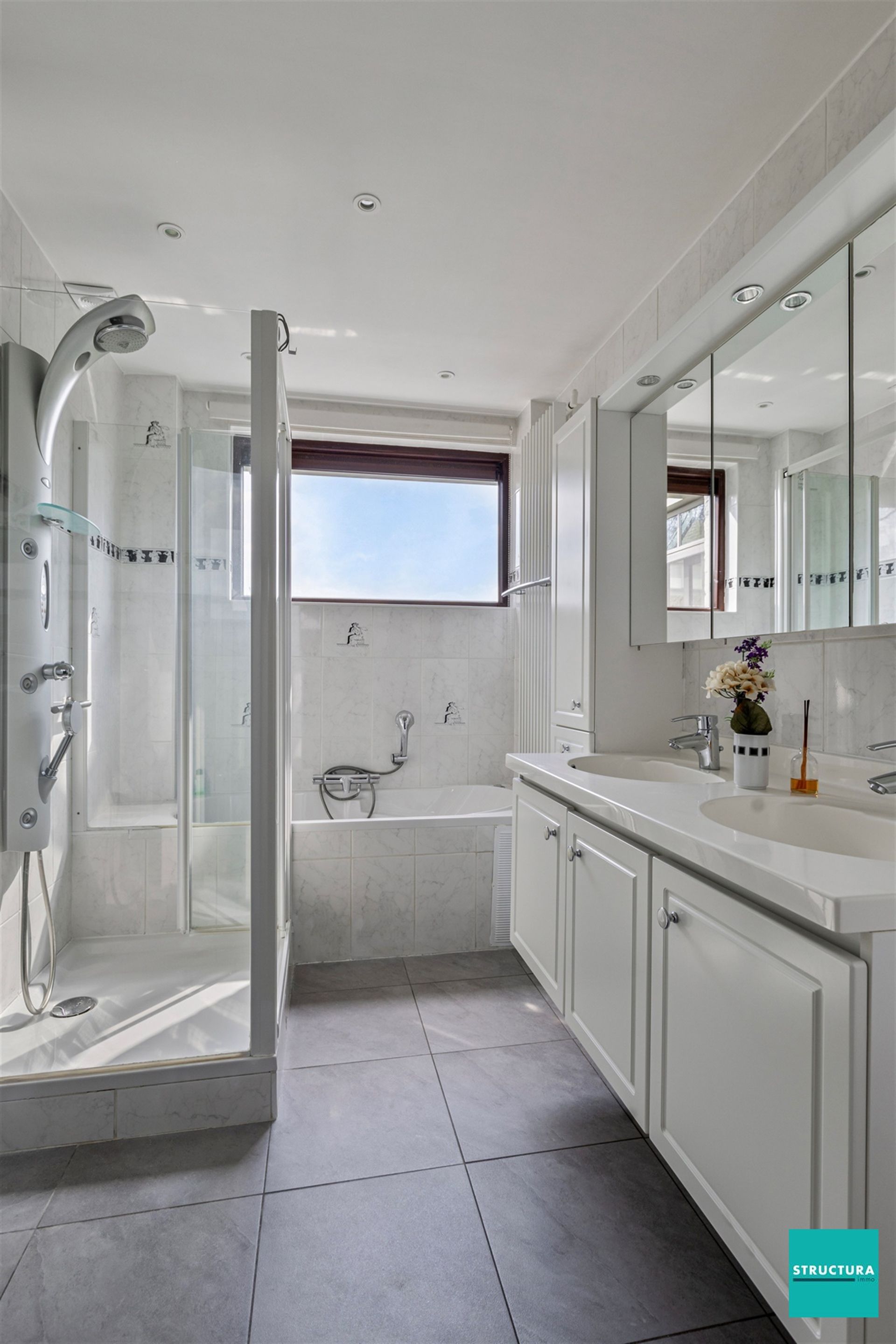 Ruime woning met veel mogelijkheden foto 16