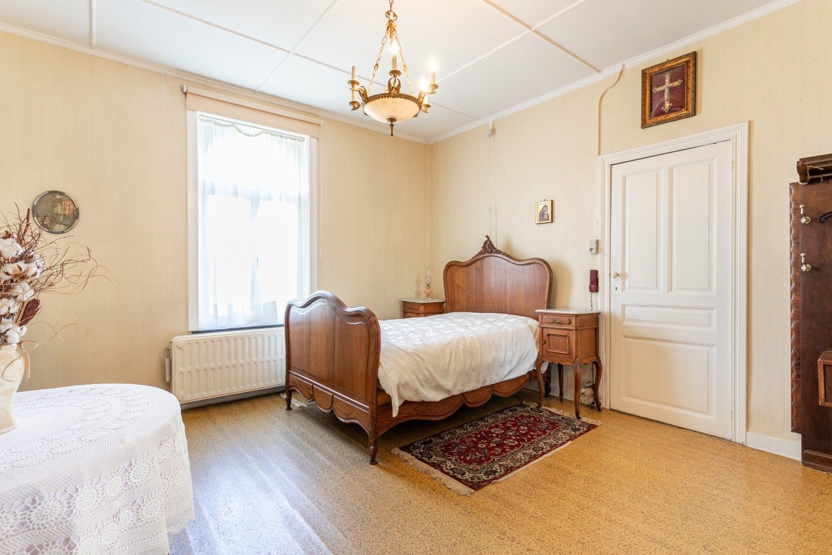 Karaktervolle, te renoveren herenhuis met enorm potentieel te Gooik foto 18