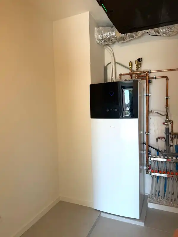 Instapklaar nieuwbouwappartement met 2 slaapkamers, heerlijke lichtinval & zalig terras - ondergrondse parking + berging. foto 13