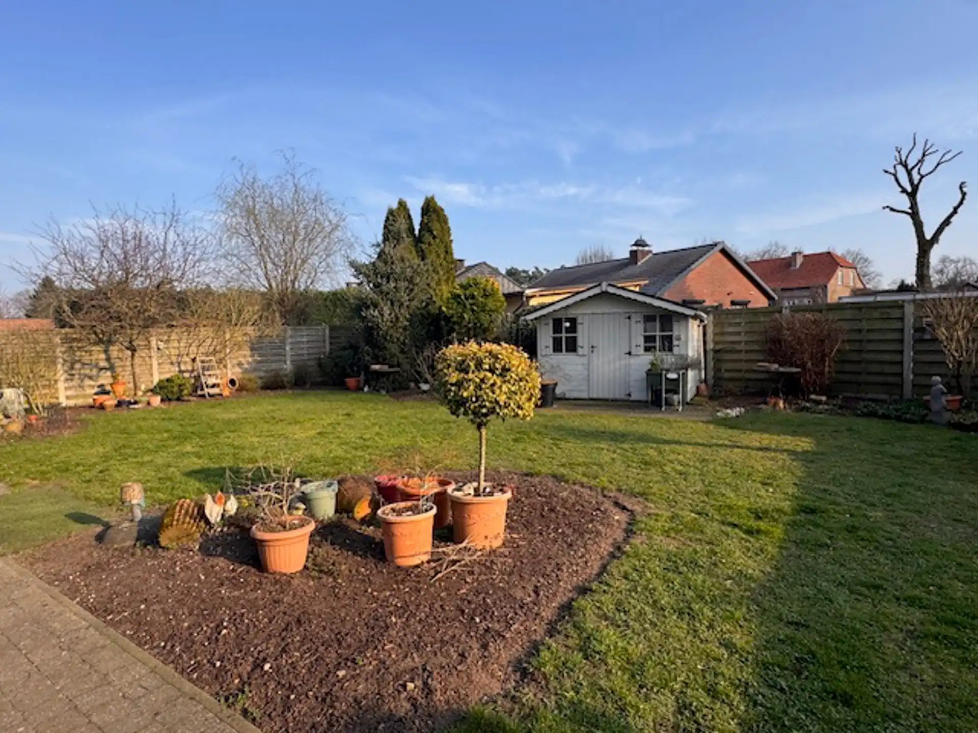 Net gelijkvloersappartement met 3 slaapkamers,garage en tuin foto 7