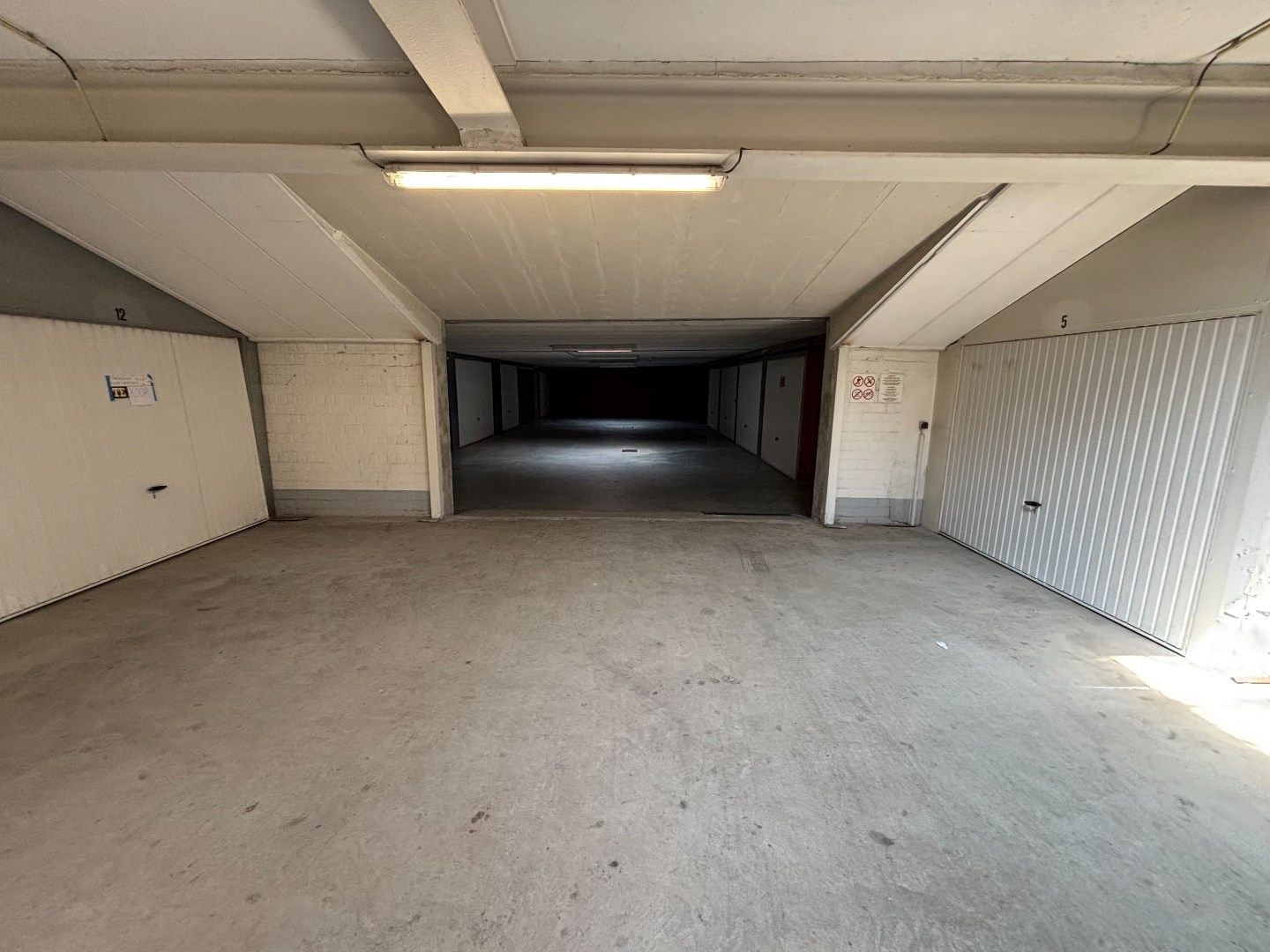 Grote garagebox voor 3 wagens foto 2