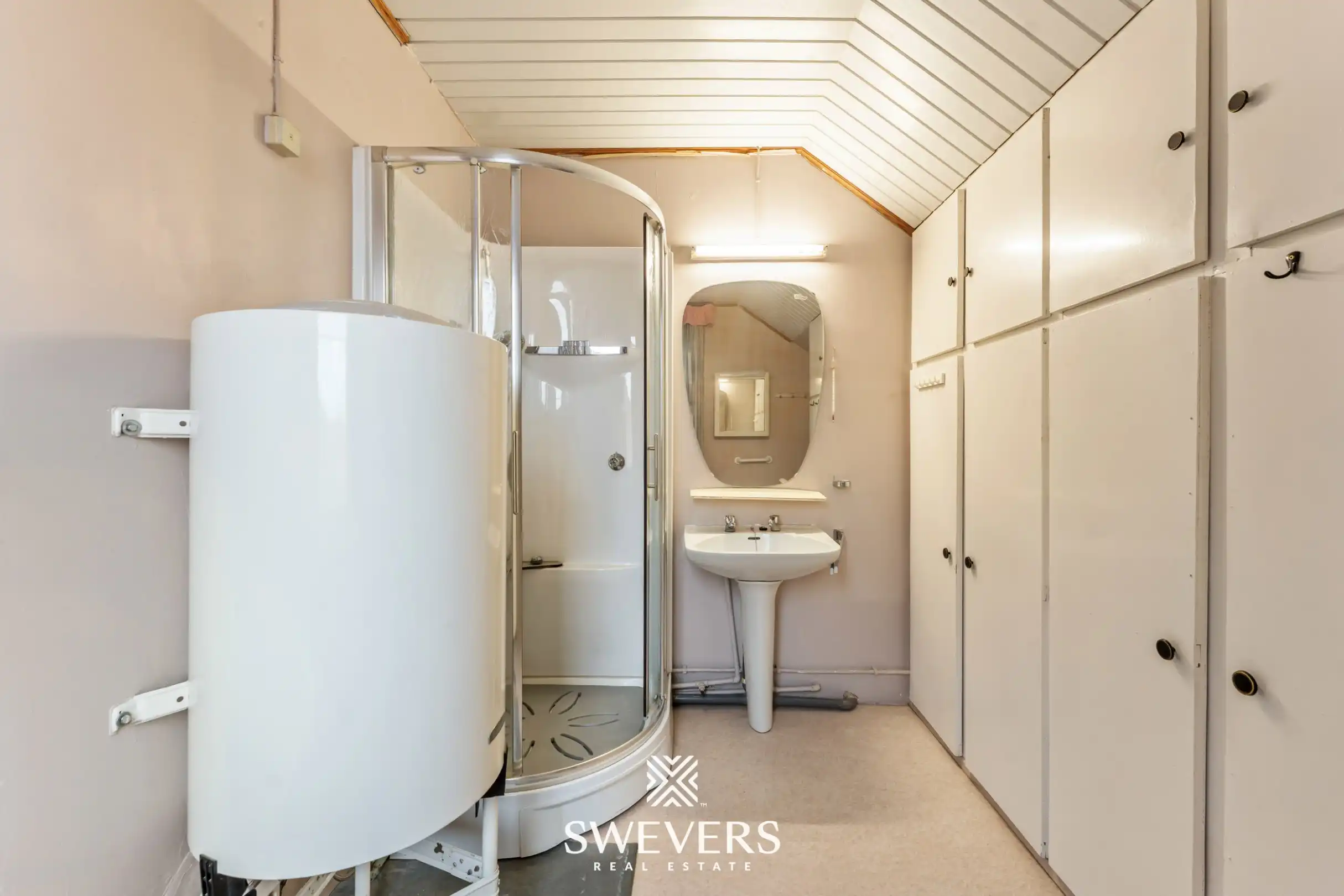 Statige woning met veel potentieel te Hoepertingen foto 18