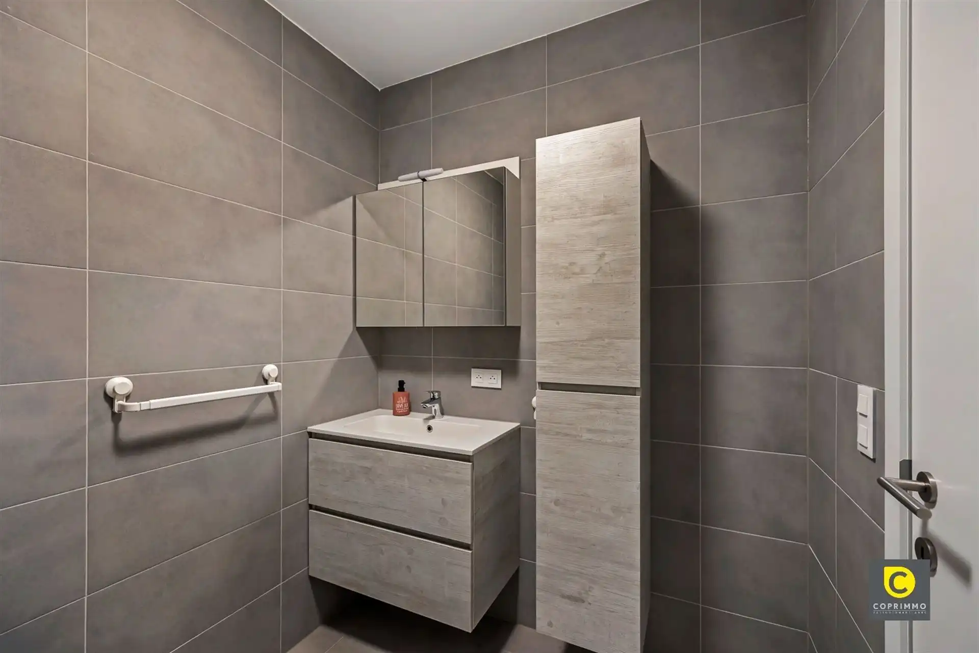 Modern Appartement in hartje Geel foto 13