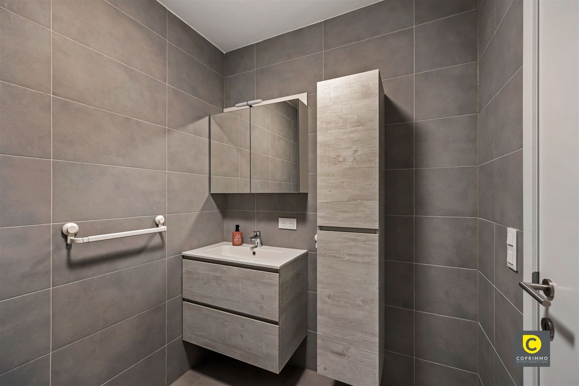 Modern Appartement in hartje Geel foto 13