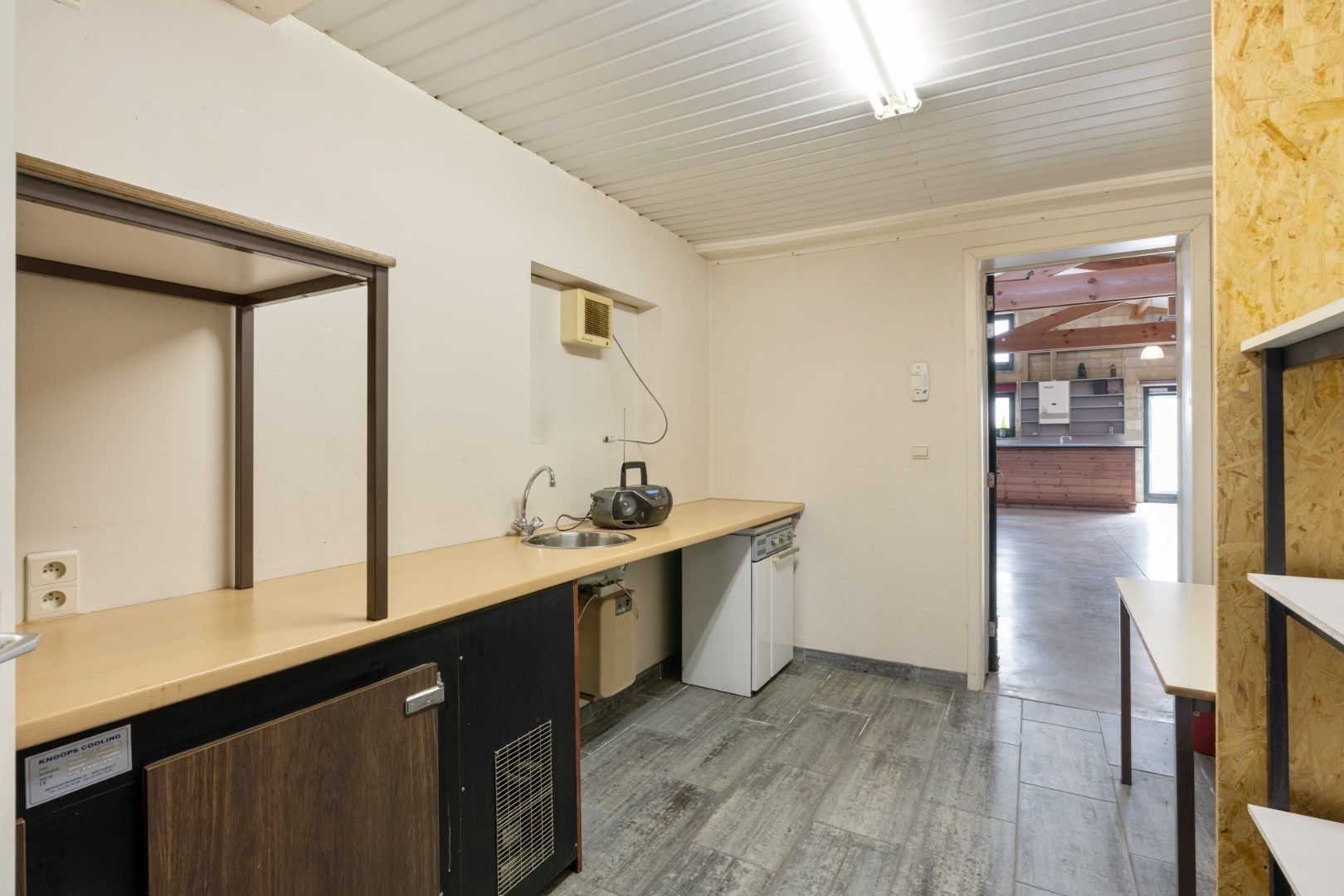 Halfvrijstaande woning met garage en ruime achterliggende polyvalente ruimte (148 m²) foto 30