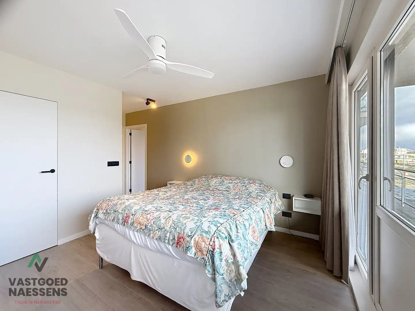 SCHITTEREND VERNIEUWD 3 SLPK APP MET ZICHT OP ZEE EN TERRAS foto 26