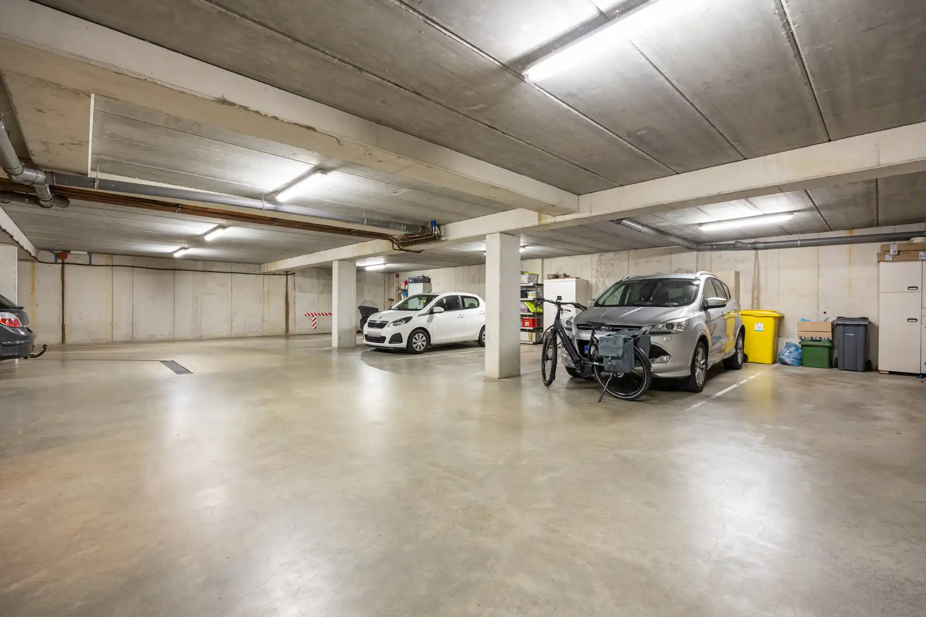 Gelijkvloers appartement met 2 slaapkamers, tuin en autostaanplaats.  foto 18