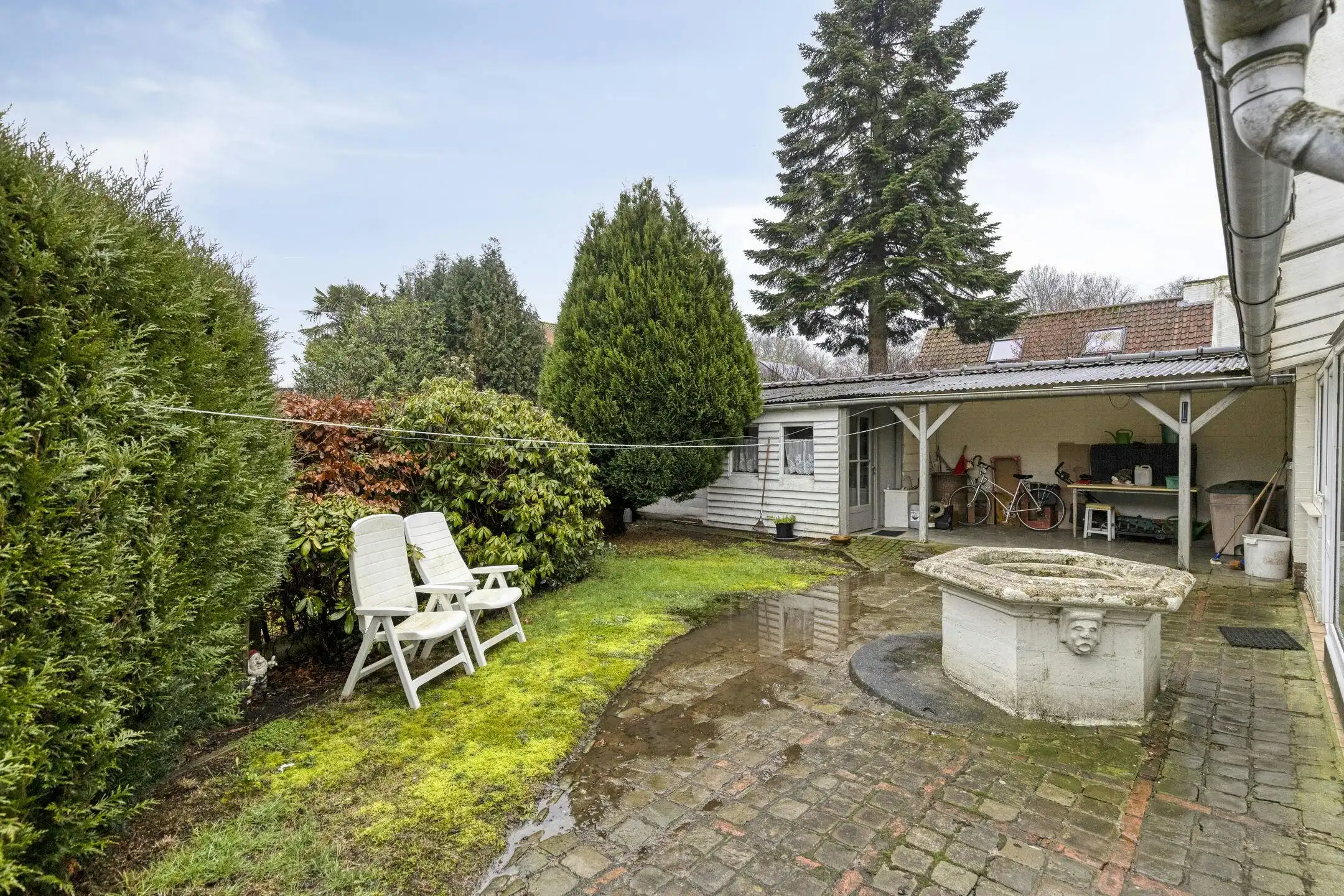 Halfopen bebouwing (4 slpk) te Sint-Andries in doodlopend straat  foto 18