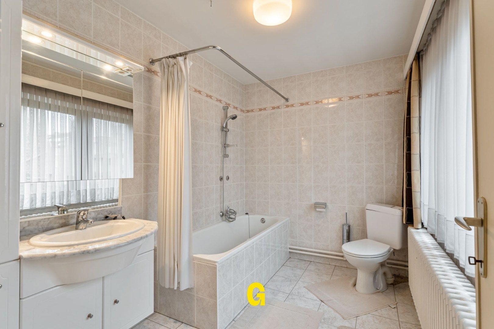 Degelijk gebouwde halfopen woning met tuin en 315 m² vergunde opslagplaatsen en garage, vlak bij het centrum van Hoeselt foto 14