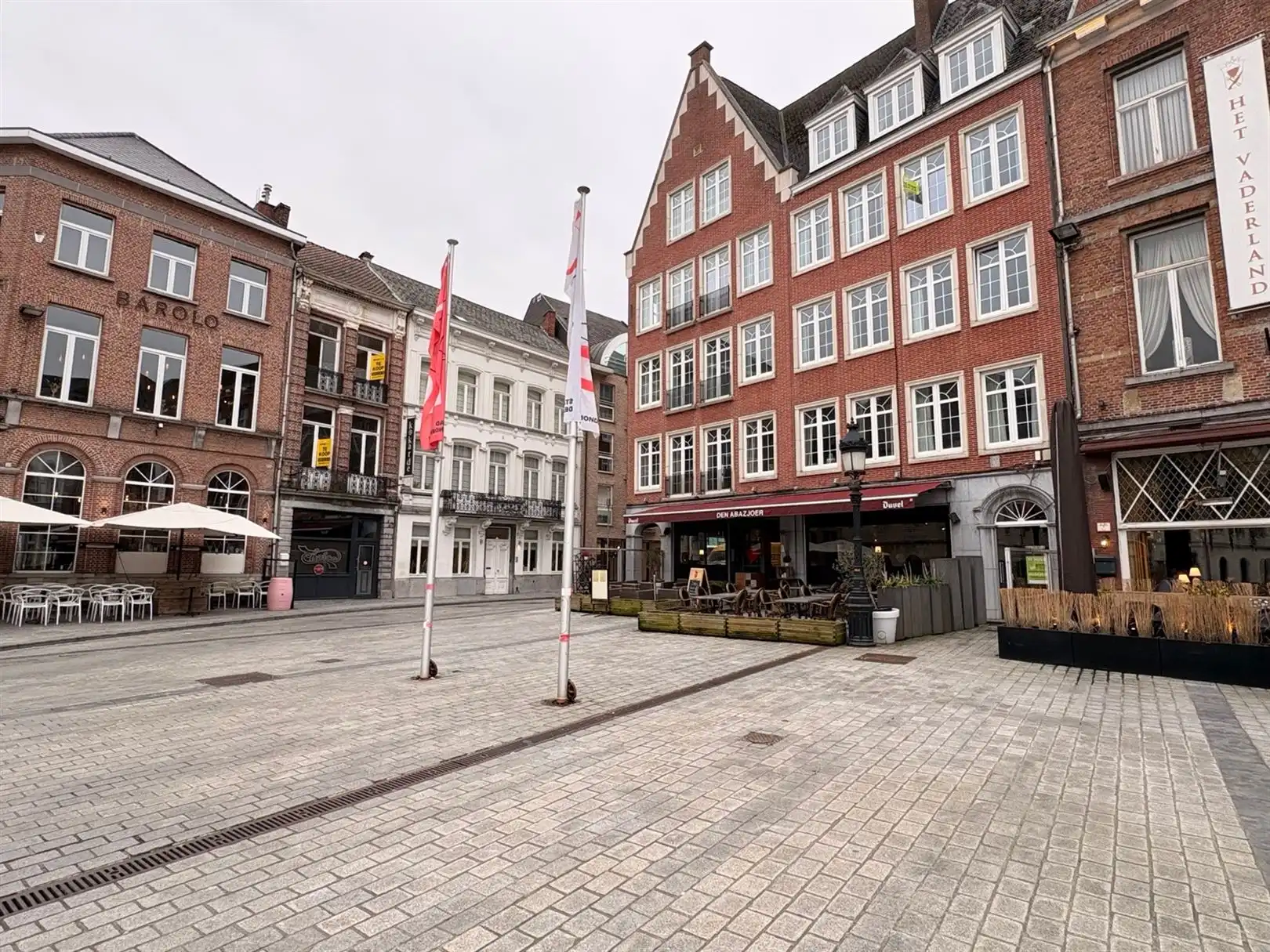 Ruim appartement met zicht op Grote Markt foto 18