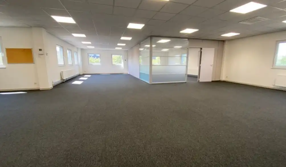 Instapklare kantoren te huur vlakbij afrit E40/R4 in Sint-Denijs-Westrem foto 8