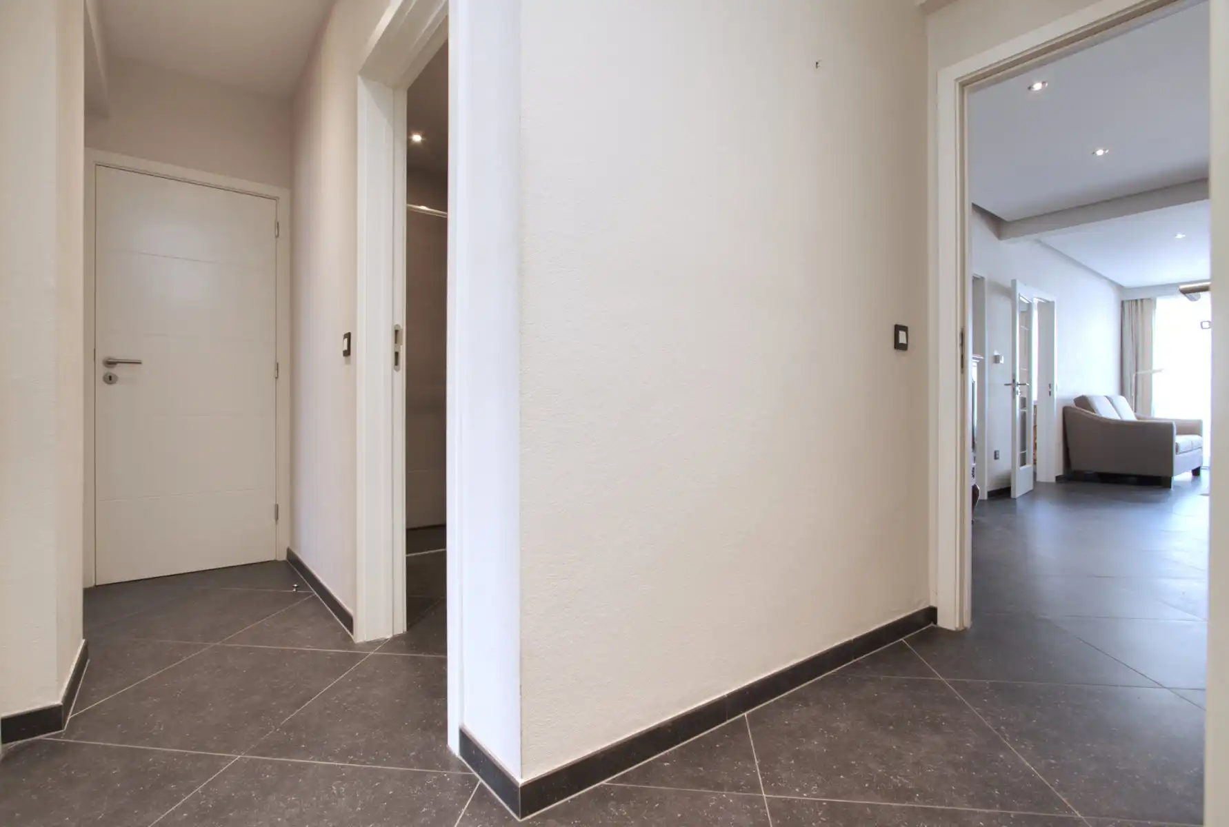 APP - 2 tot 3 SLK - 2 TERRASSEN - GARAGEBOX - KELDER - LIFT foto 12