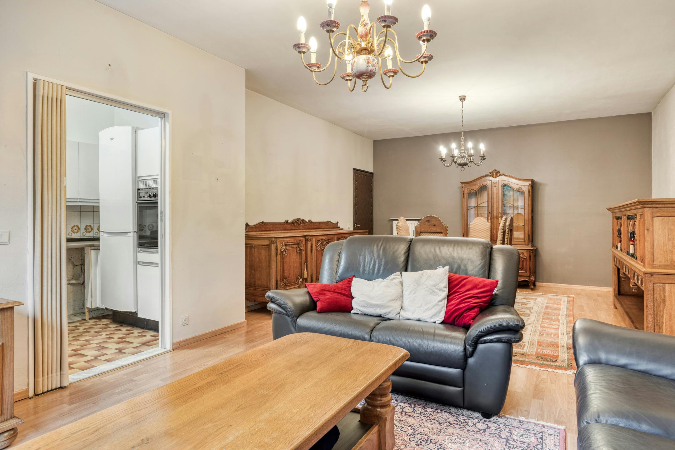 Appartement met 2  a 3slaapkamers en garage te koop in Hoevenen! foto 9