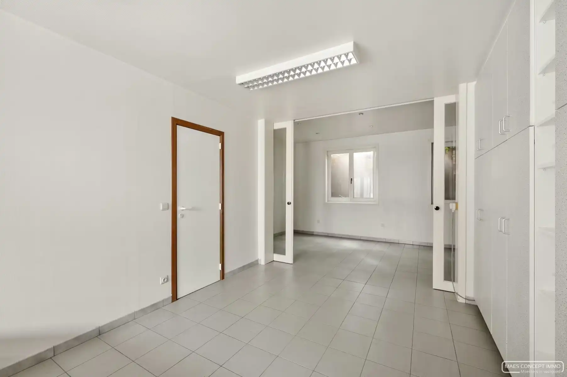 Magazijn te huur vlak aan station van Anzegem foto 7