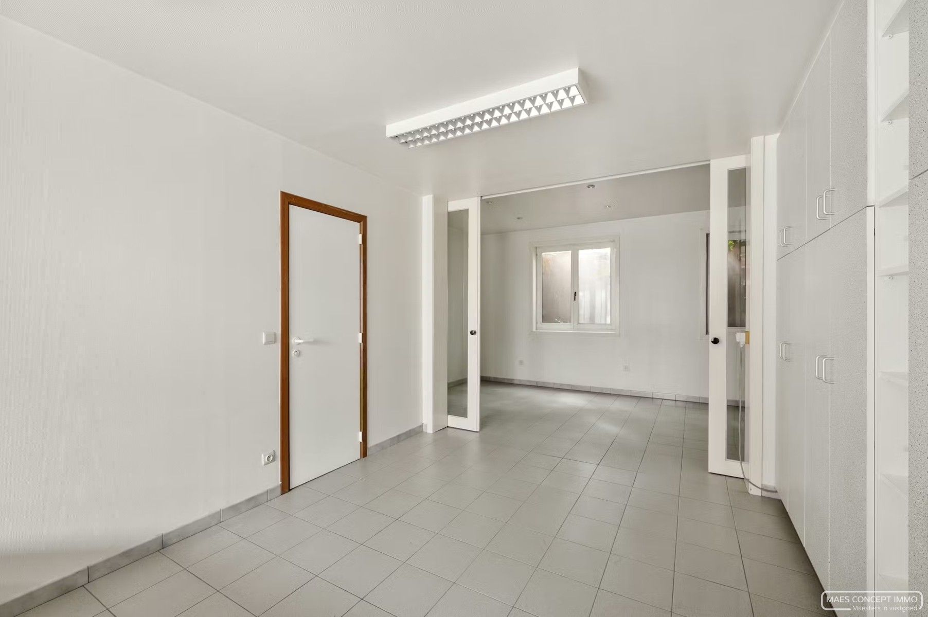 Magazijn te huur vlak aan station van Anzegem foto 7