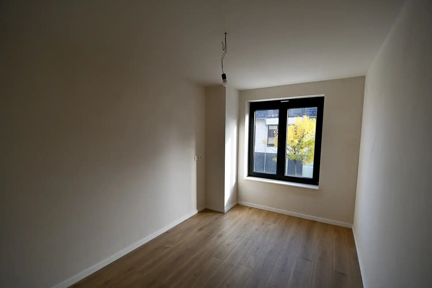 Ruim doorzonappartement nabij het centrum foto 18