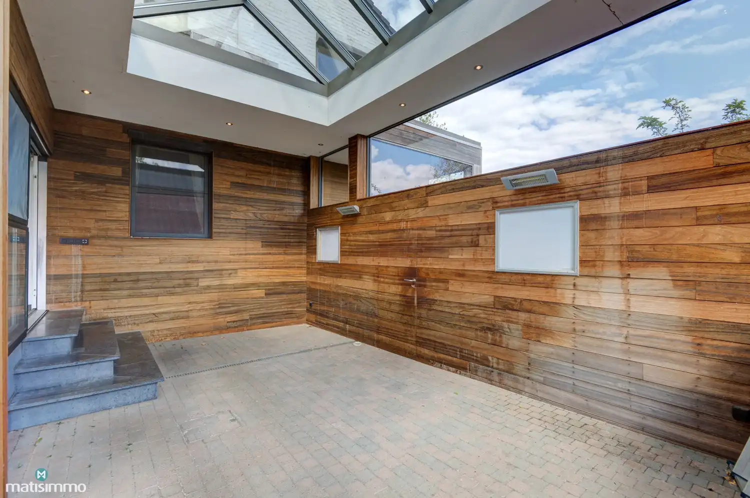 RUIME WONING MET 5 SLAAPKAMERS, INPANDIGE GARAGE EN WELLNESSRUIMTE OP EEN RUIM PERCEEL foto 15