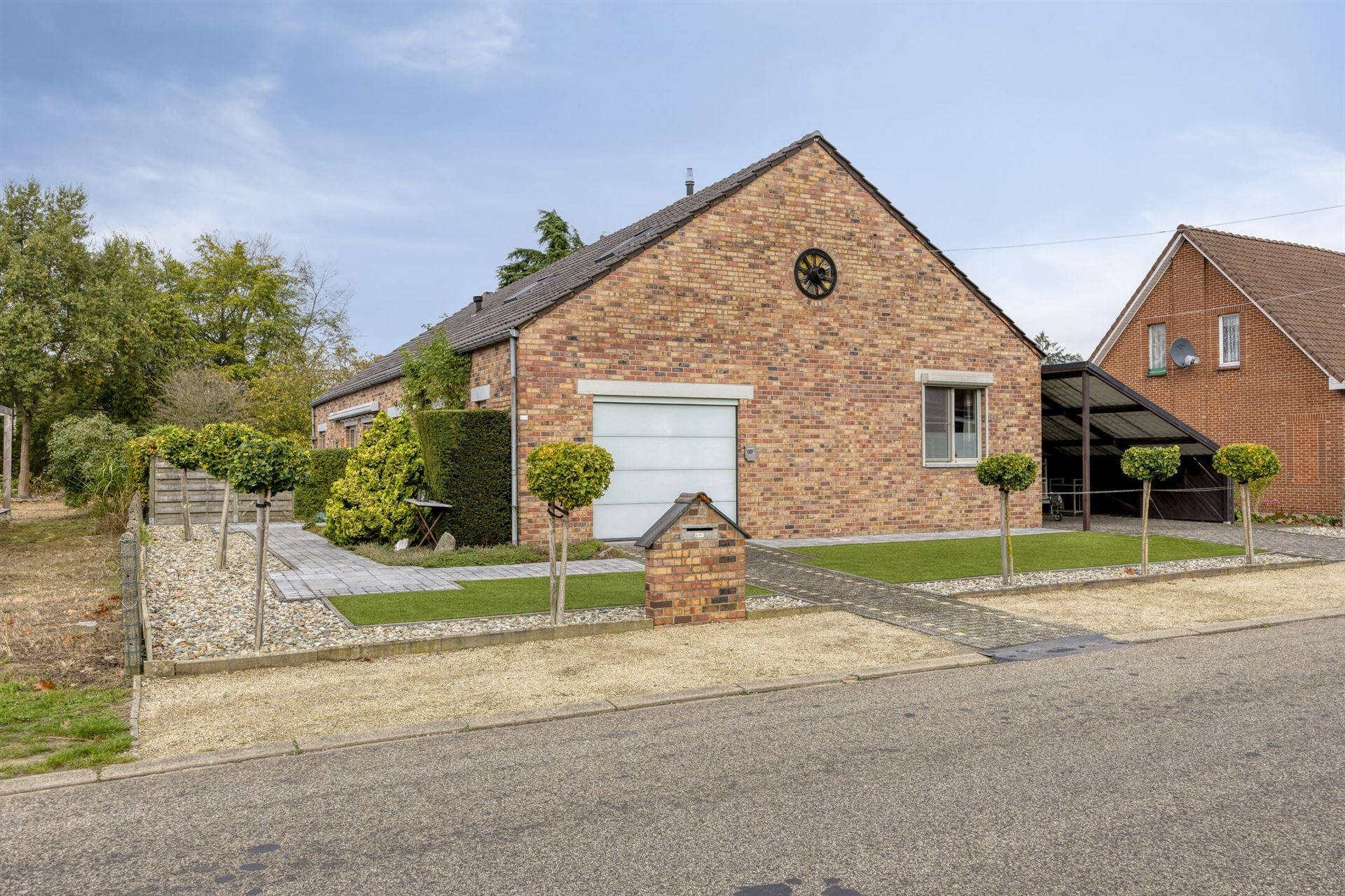 Huis foto {{pictureIndex}}