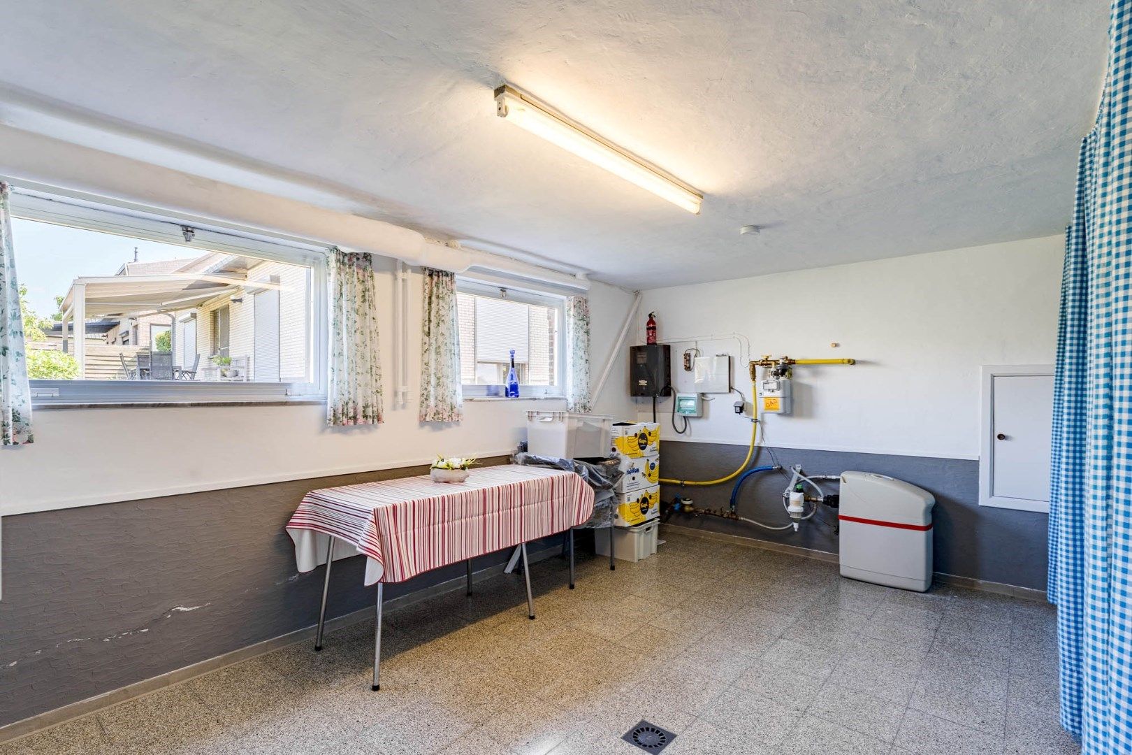 Uitstekend onderhouden vrijstaande bungalow woning op 6a 47ca in een gegeerde woonbuurt vlakbij het centrum van Bilzen foto 25