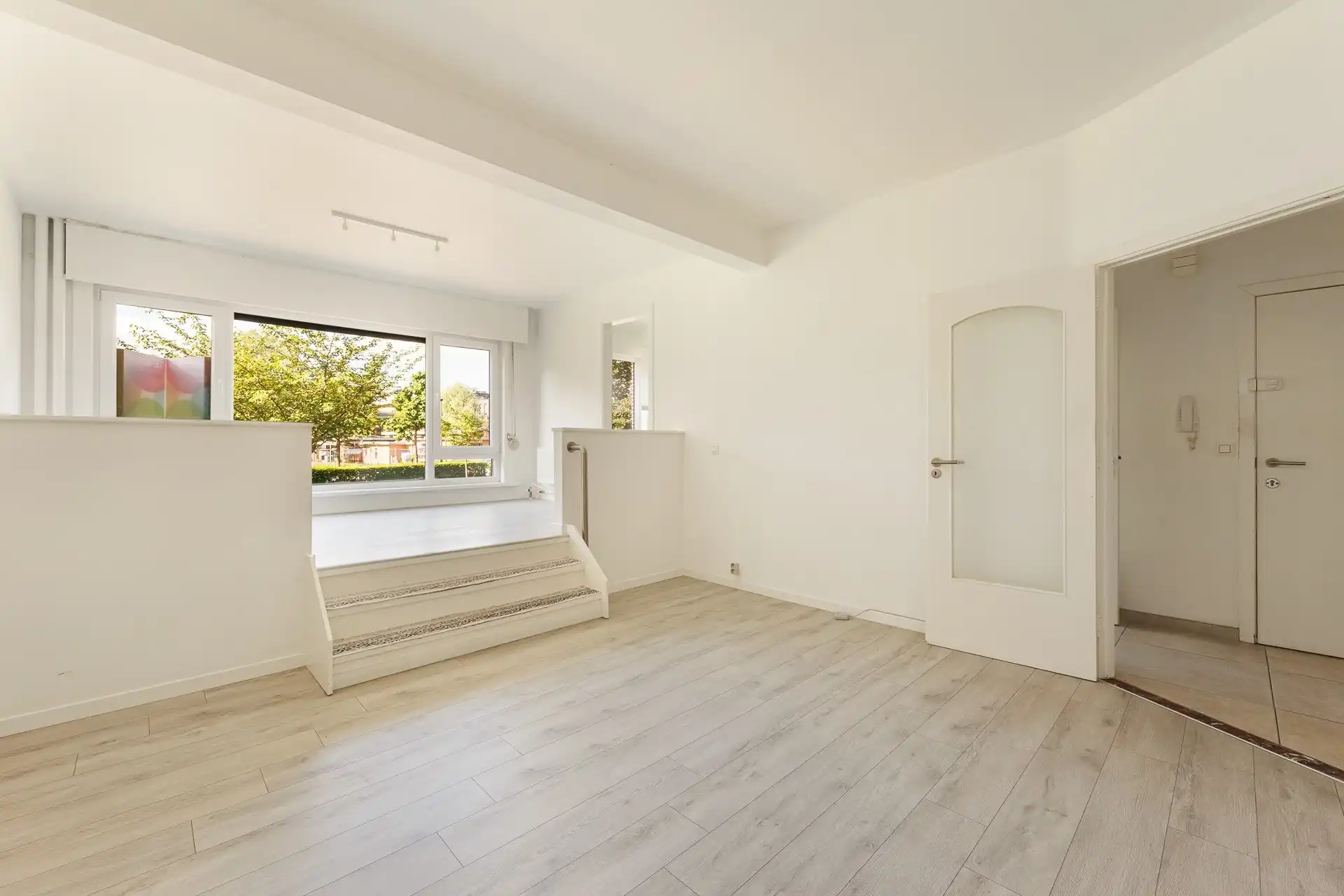 Instapklaar 2-slaapkamerappartement met terras en EPC-B foto 2