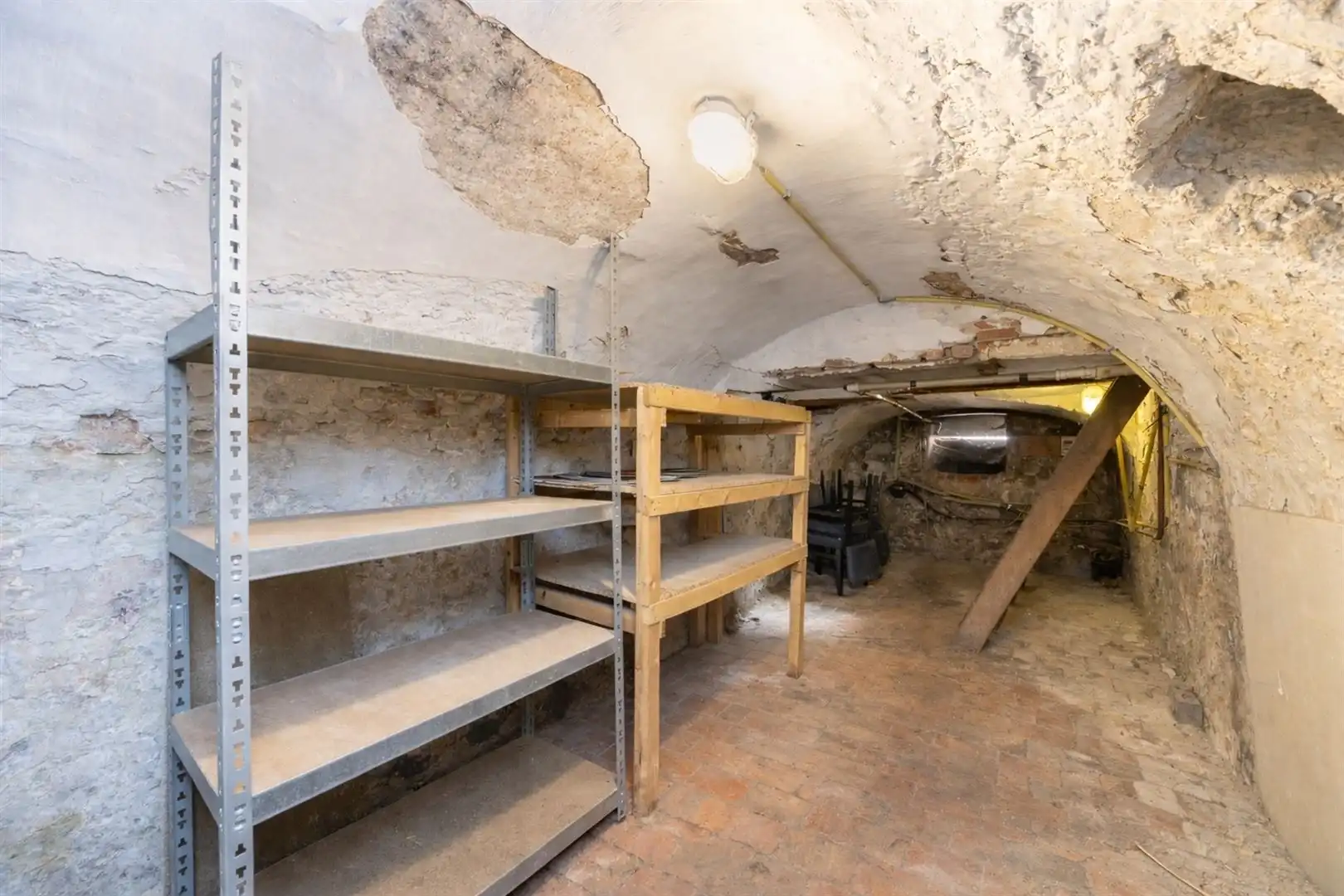 Handelshuis met studio en veel potentieel! foto 16