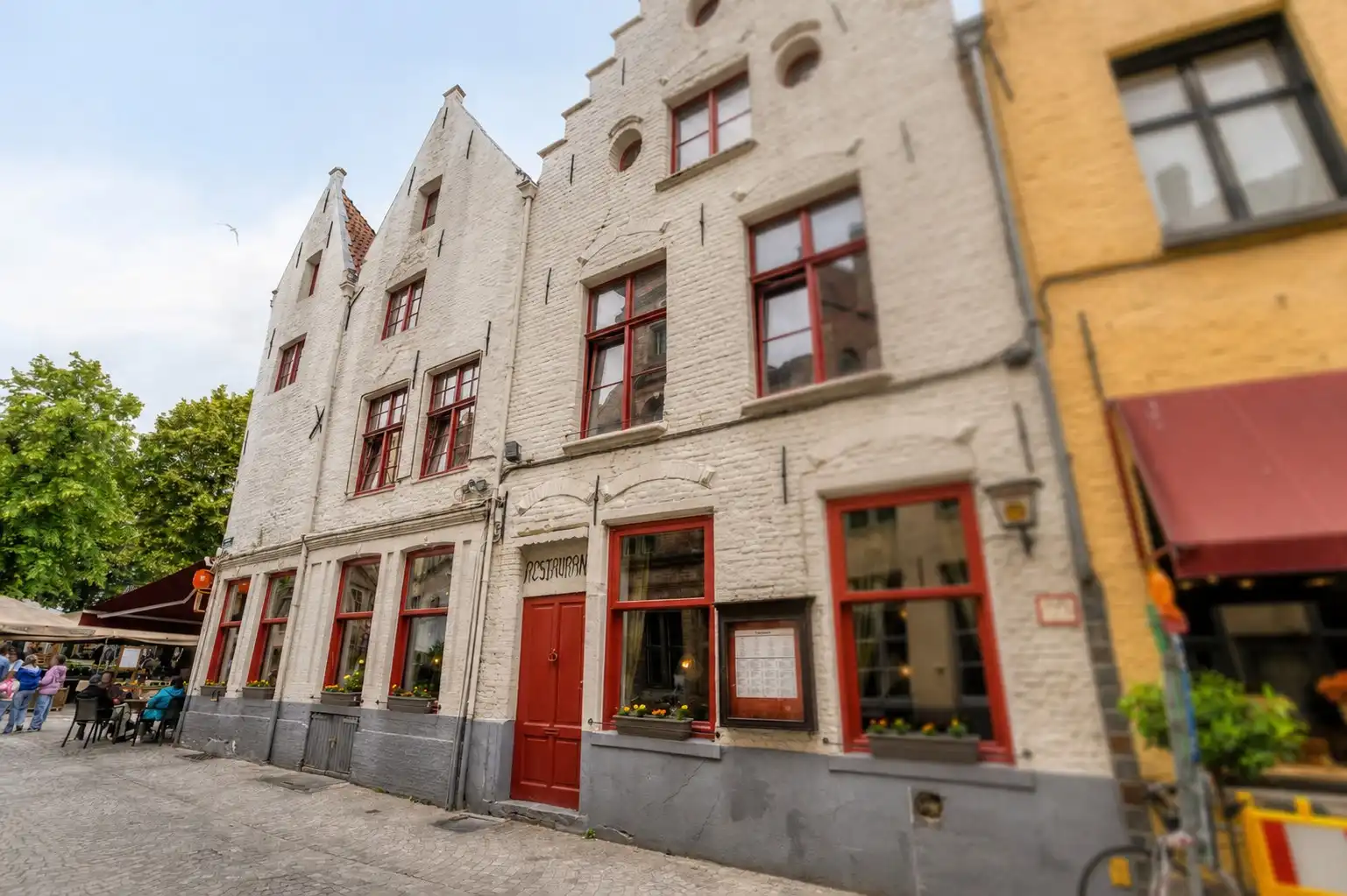 Overname horecazaak - | Topligging Simon Stevinplein Brugge foto 2