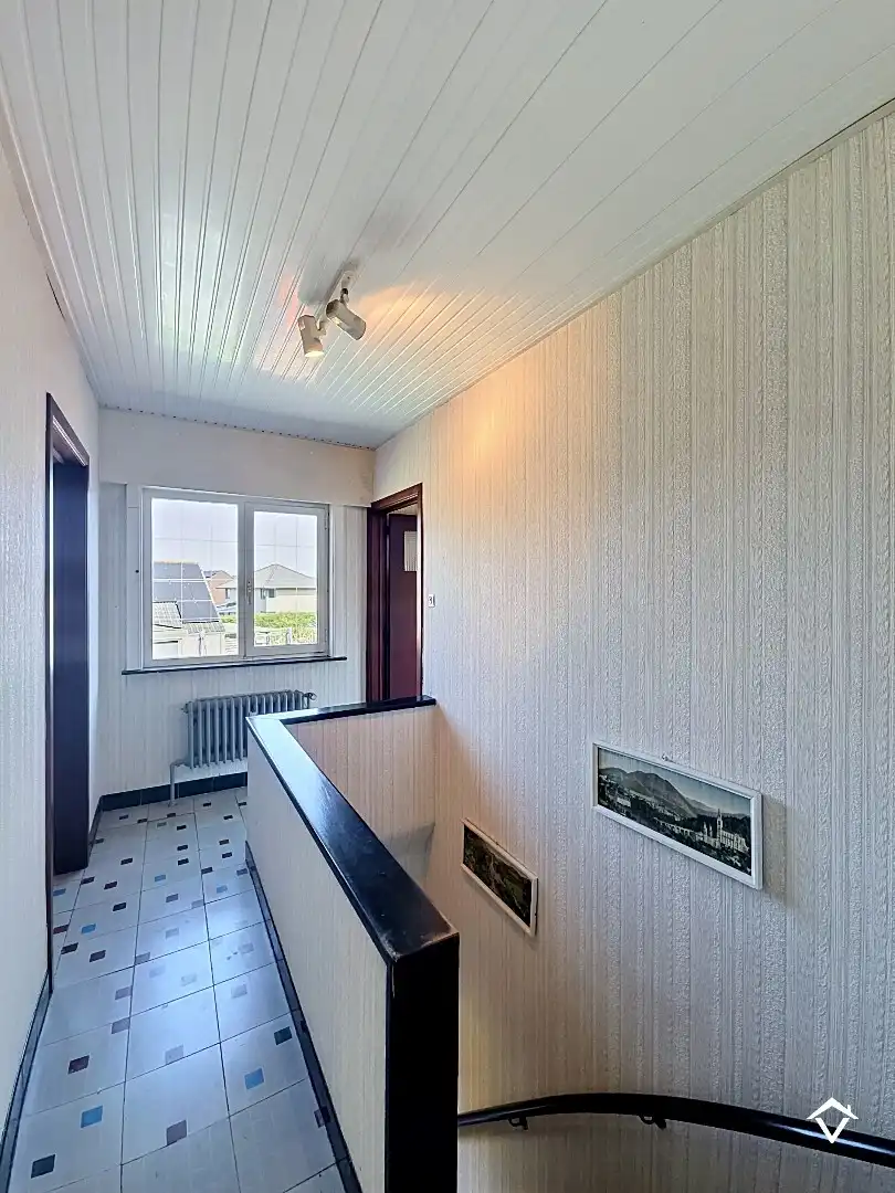 Gezinswoning met polyvalente ruimte, vijf slaapkamers en inpandige garage te Koekelare foto 8