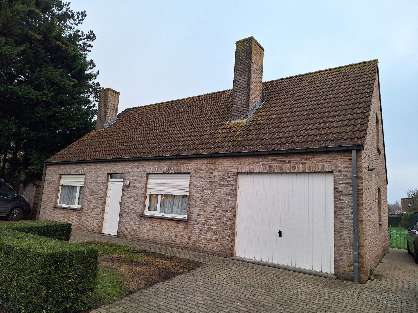 Alleenstaande woning op groot perceel te Moerkerke foto 11