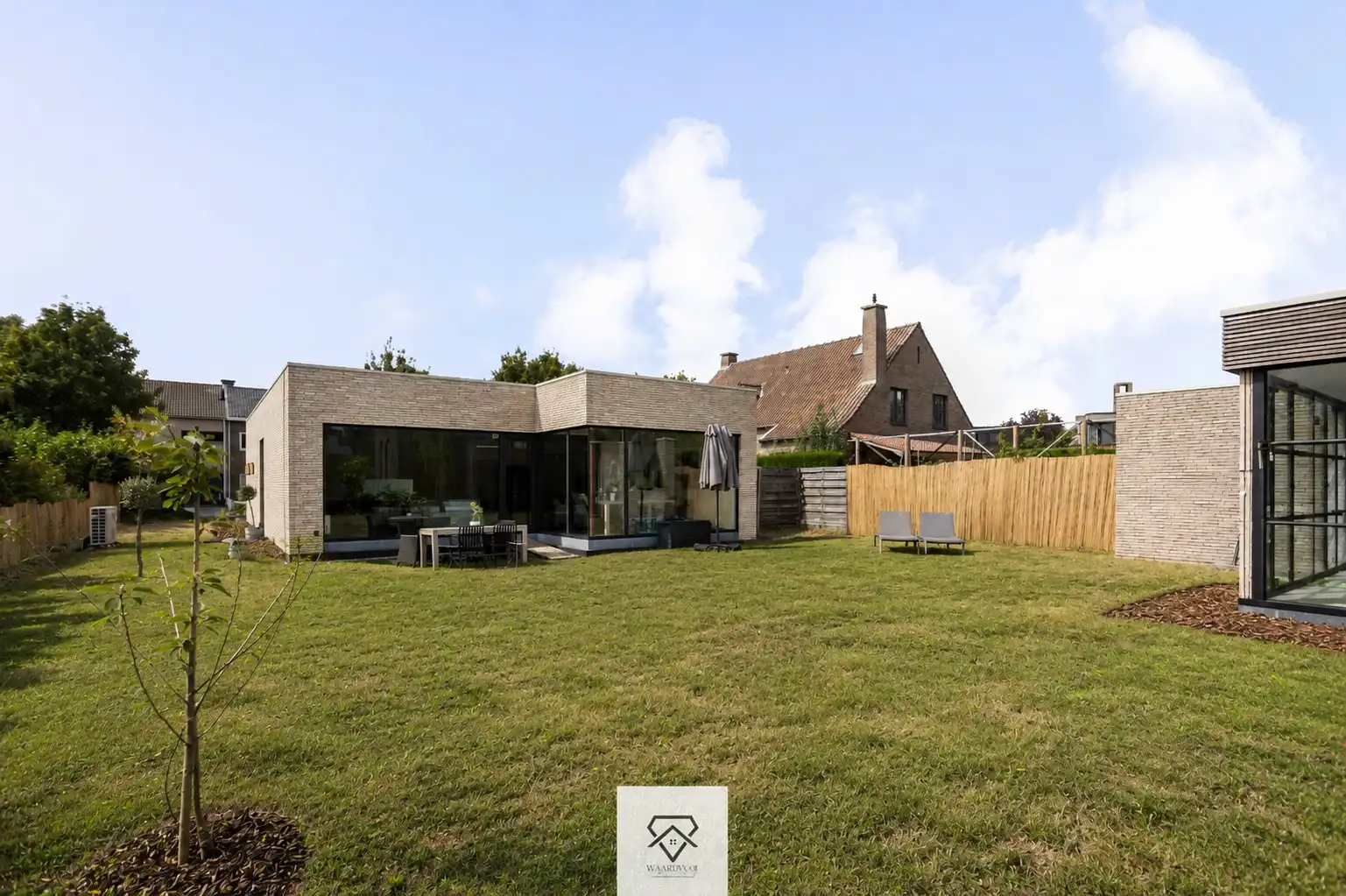 Moderne bungalow met EPC A en ruime kelder in Mariakerke foto 20