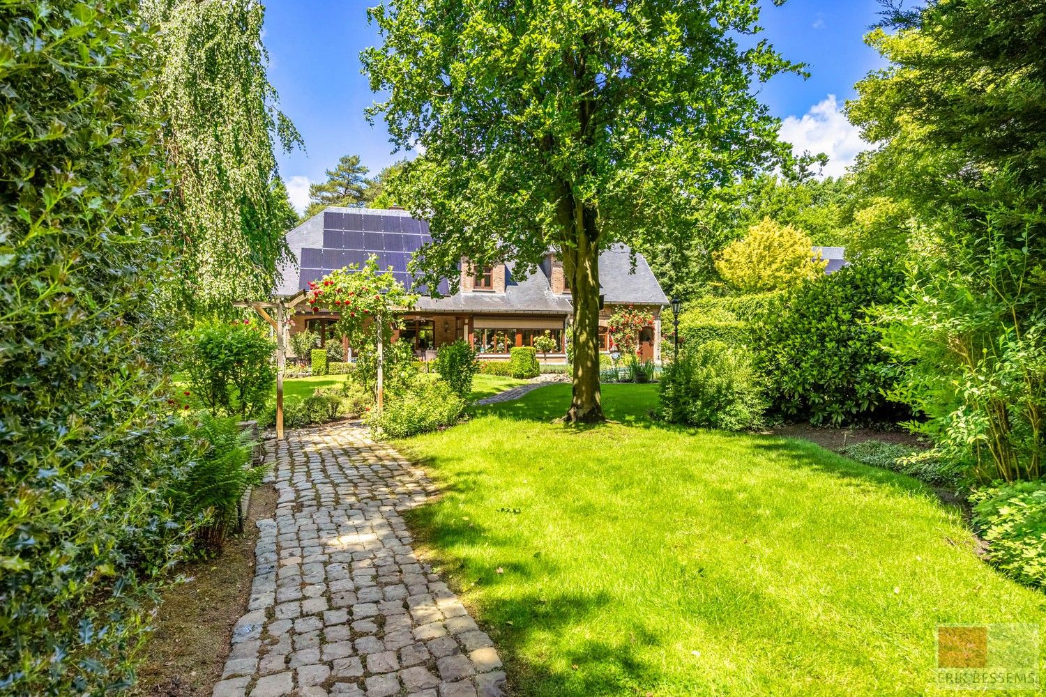 Ruime vrijstaande villa gebouwd in 1989, 365m² woonoppervlakte foto 23