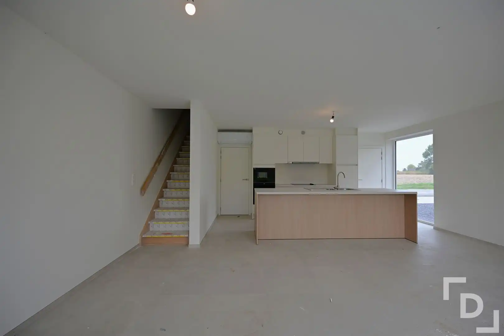 Afgewerkte nieuwbouwwoning te huur in hartje Proven. foto 2
