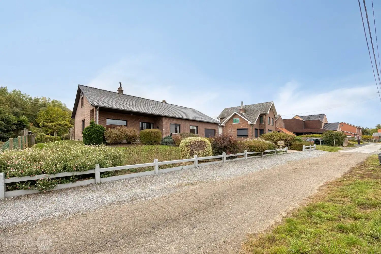 Uitstekend onderhouden open bebouwing met zonnepanelen en 3 tot 5 slaapkamers op prachtig perceel van 55a43ca foto 45