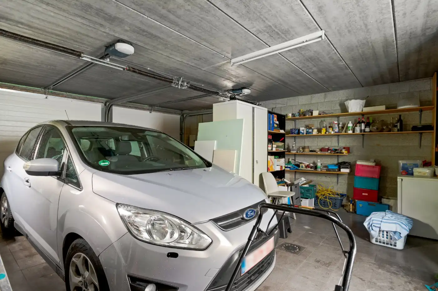 Vrijstaande architectenwoning met 5 slpk., atelier en dubbele garage op ruim perceel met zicht op de velden foto 39