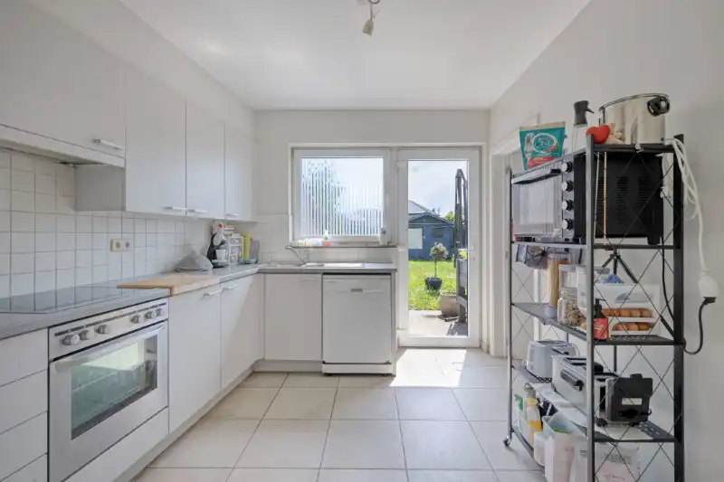 Instapklare gezinswoning met zuidgerichte tuin gelegen te Adegem foto 6