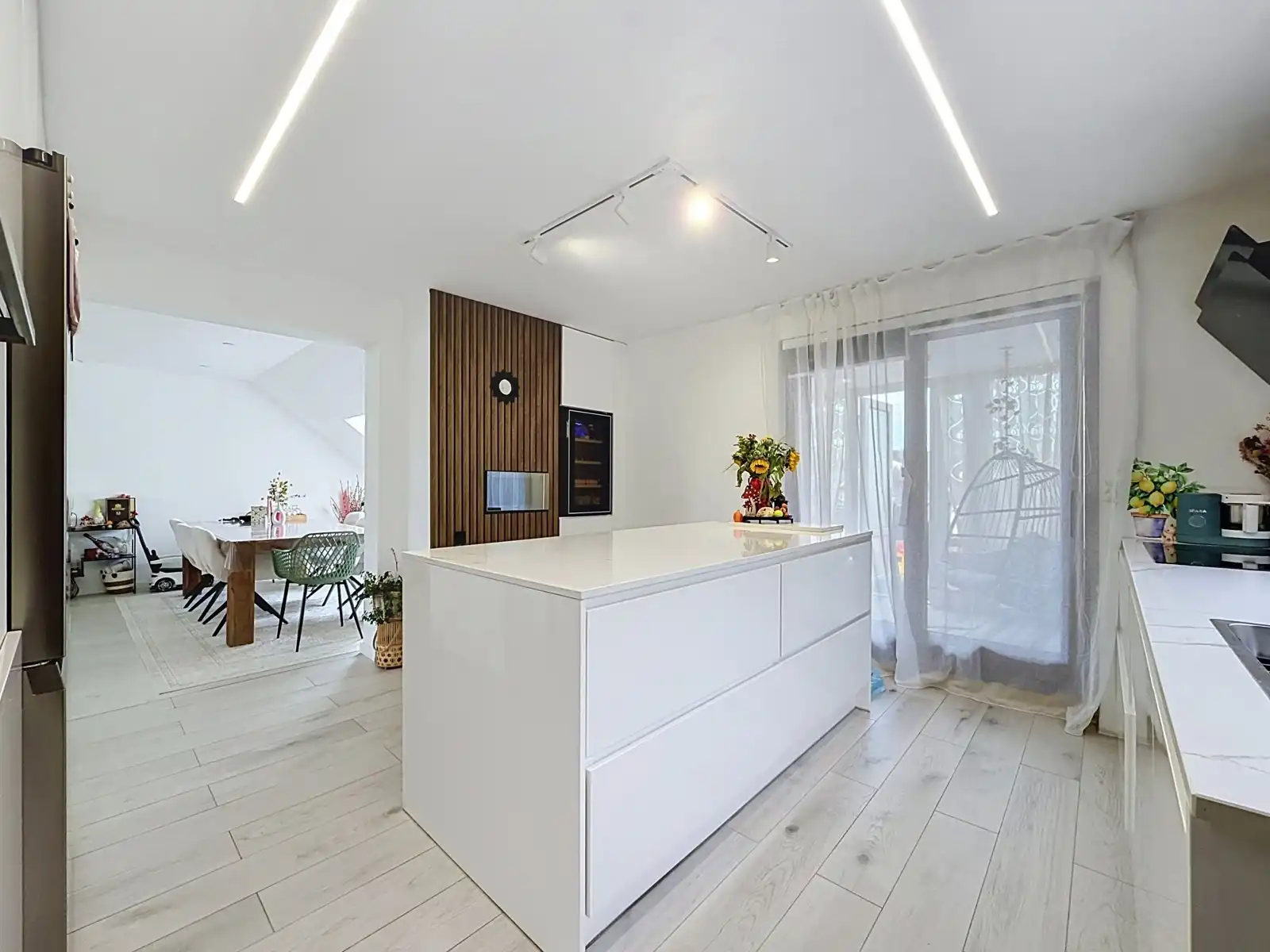 Uiterst ruim 3-SLK-appartement met terras, topligging! foto 8