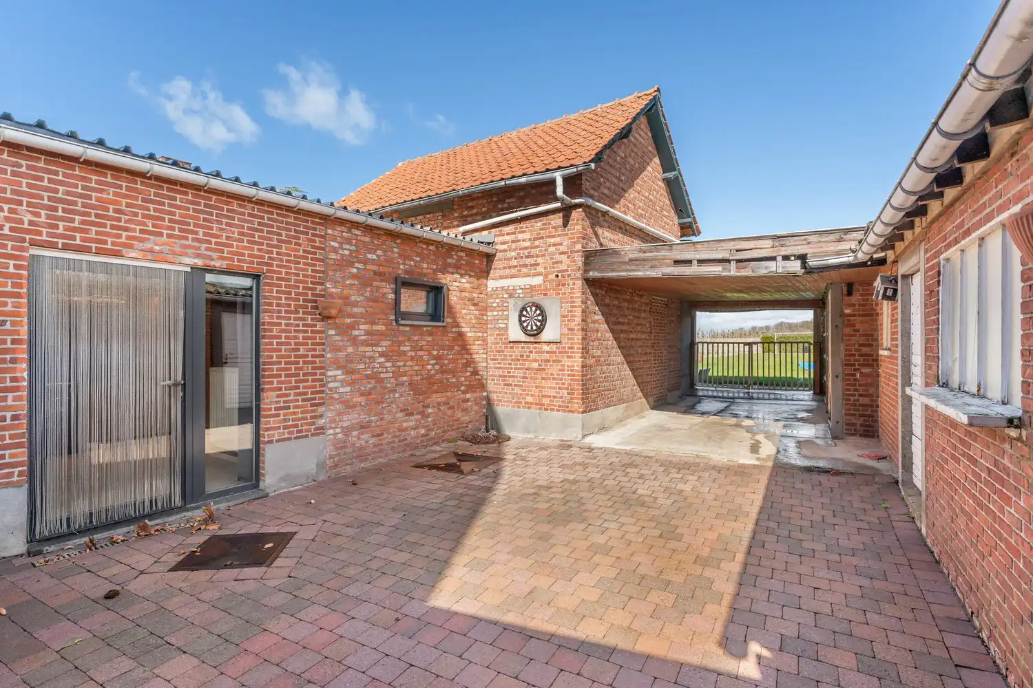 Instapklare, gerenoveerde halfopen bebouwing met 3 slaapkamers op ruim perceel in Sint-Truiden foto 23