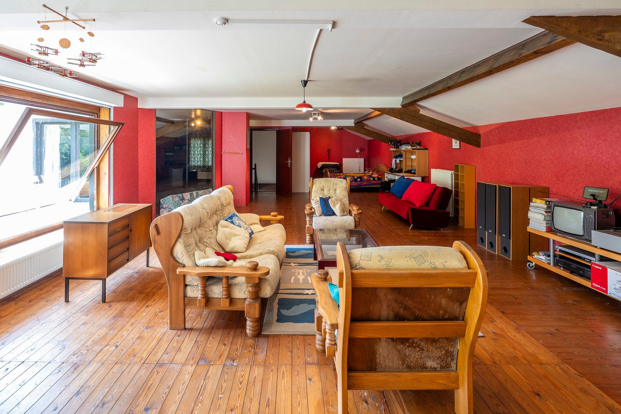 Unieke te renoveren villa op riant perceel foto 16
