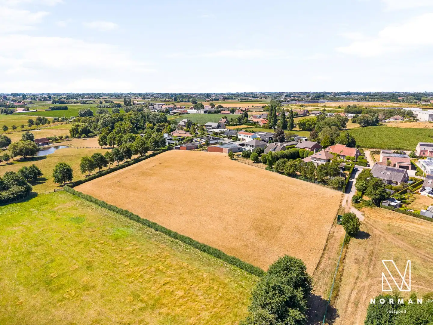 Unieke eigendom op veel grond met 4 kamers, 2 badkamers, dubbele garage, landelijk verzicht,... foto 32