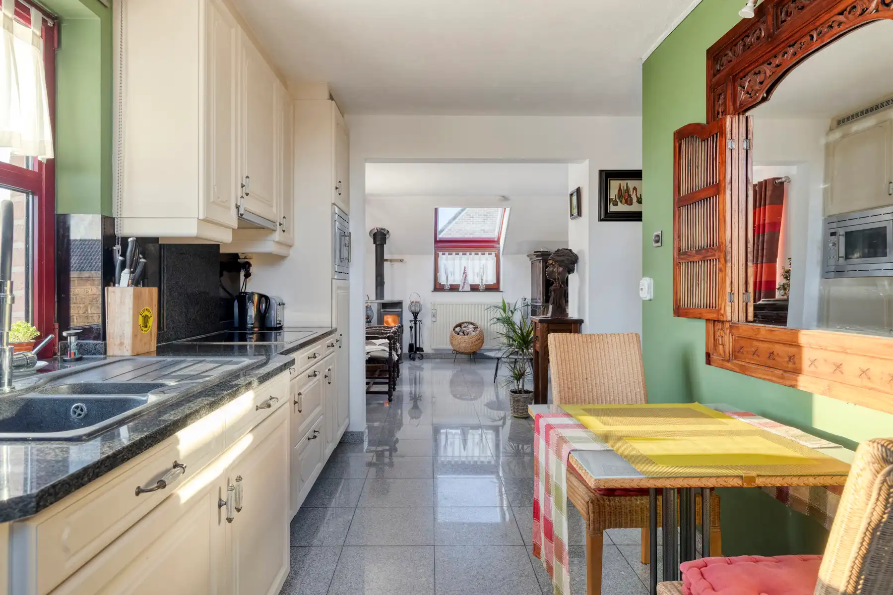 Prachtig alleenstaand 2-slaapkamer appartement met carport. foto 20