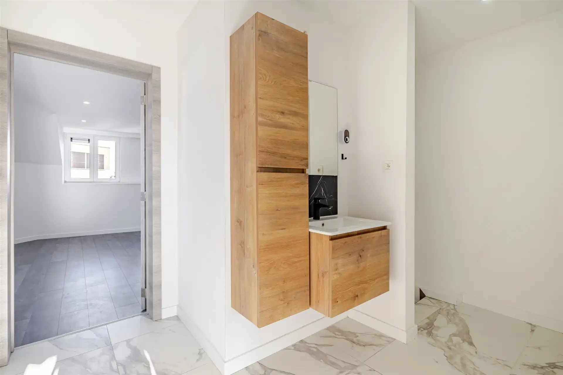 Top gerenoveerde woning met 4 slks, garage en terrassen foto 21