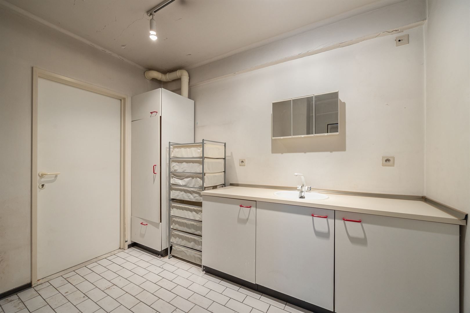 Te renoveren gelijkvloers ZONDER DOMICILIE/tweede verblijf met tuin op toplocatie in Antwerpen

 foto 12