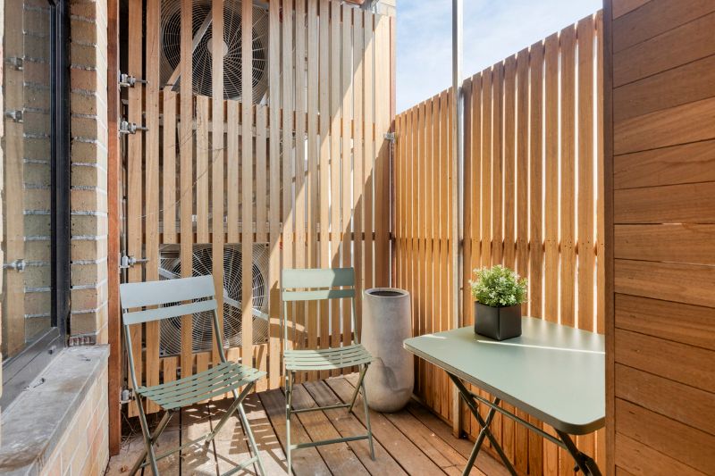 Stijlvol appartement te koop in hartje Zeveneken! foto 10