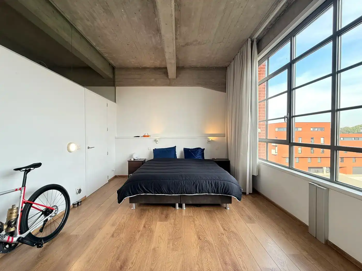 Ruime en moderne industriële loft met terras en ondergrondse parkeerplaats in Herent foto 18